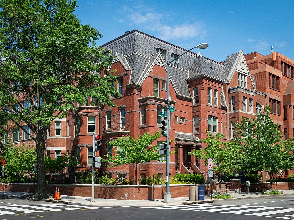 George Washington University supplemental essays; collegeadvisor.com: Image of GWU President Office in Washington DC.