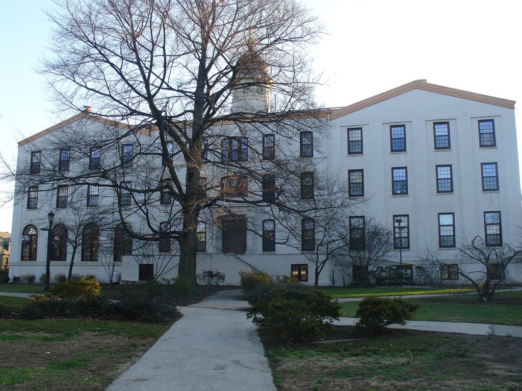 villanova supplemental essays image; collegeadvisor.com: a photo of the alumni hall