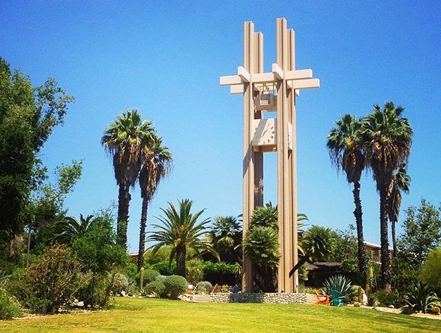 Pitzer supplemental essays; collegeadvisor.com image: a photo of Brant Clock Tower on Pitzer's campus