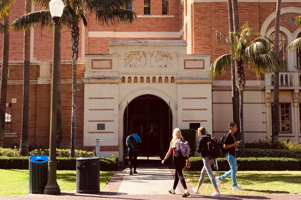 university of southern california essay guide