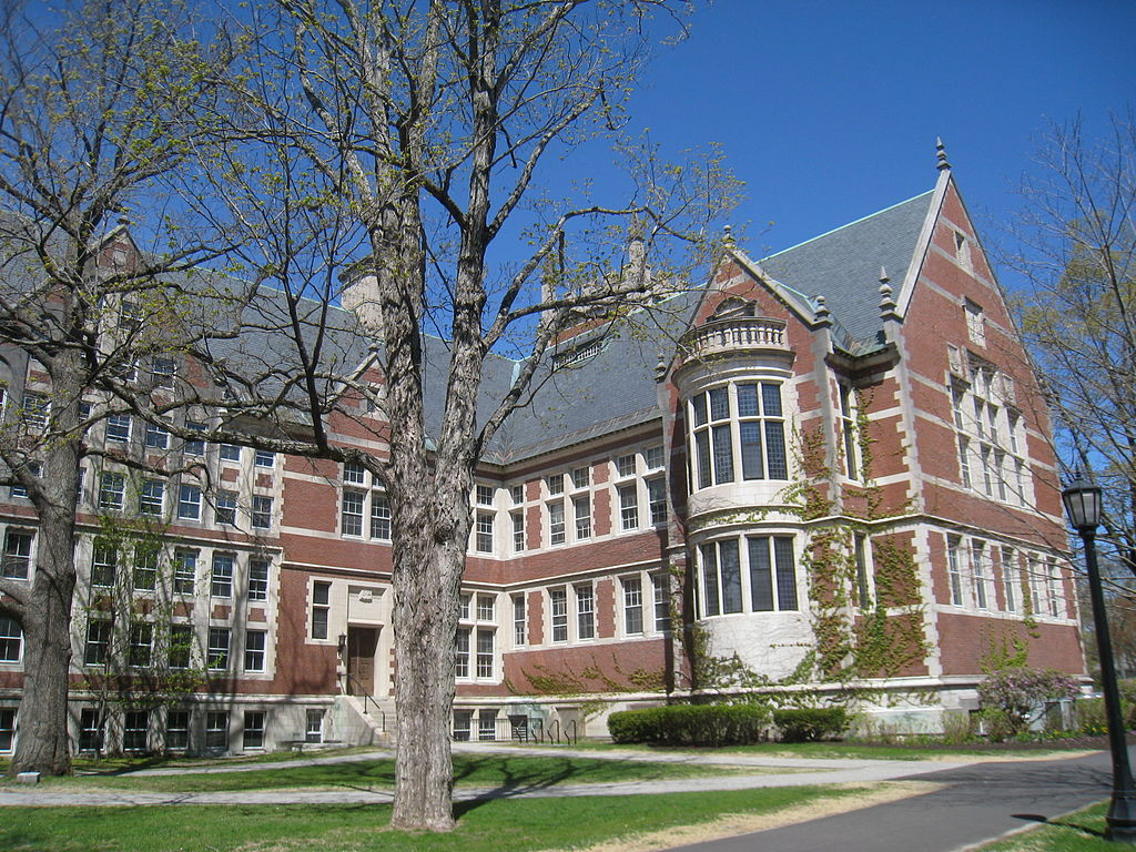 How to get into Bowdoin; collegeadvisor.com image: a photo of hubbard hall on bowdoin's campus