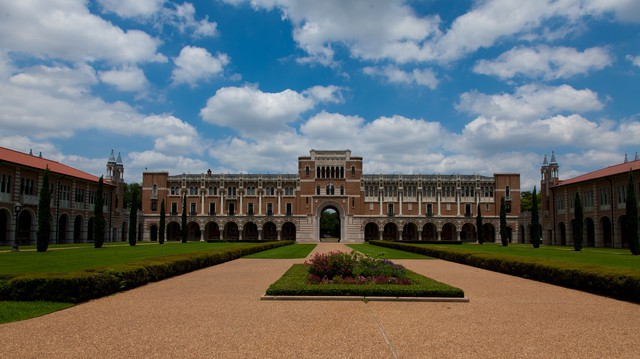 How to Get Into Rice University; collegeadvisor.com image: a photo of Rice University central plaza