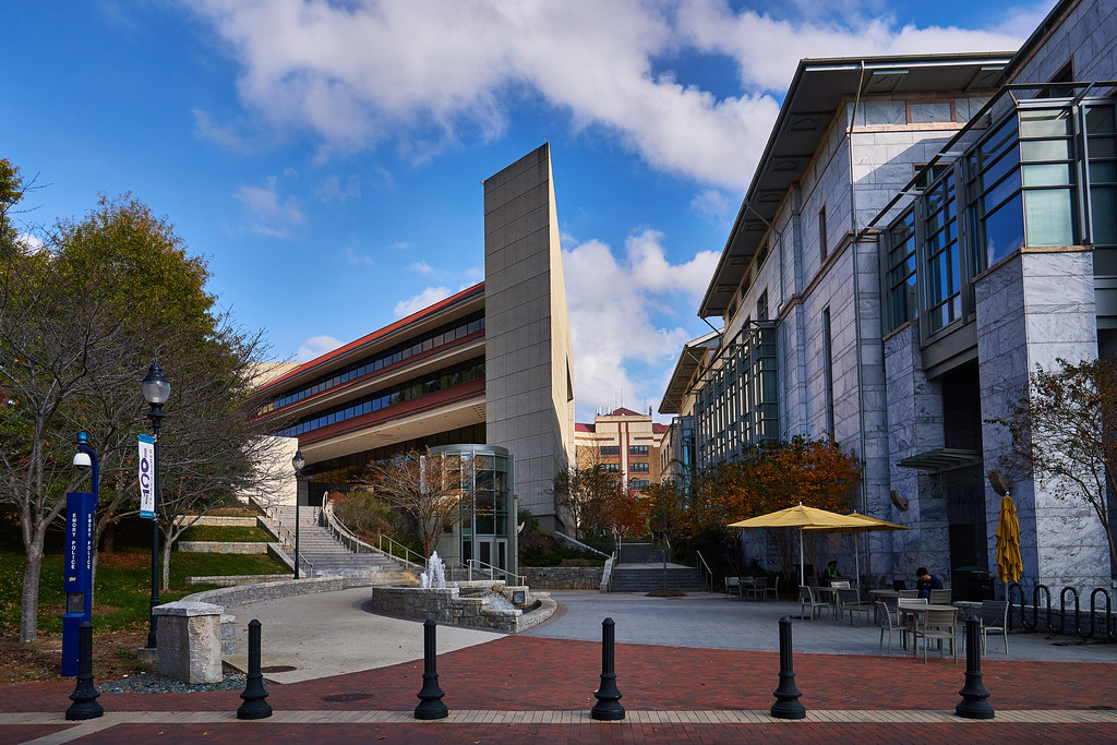 How to get into emory university; collegeadvisor.com image: a photo of Emory University campus