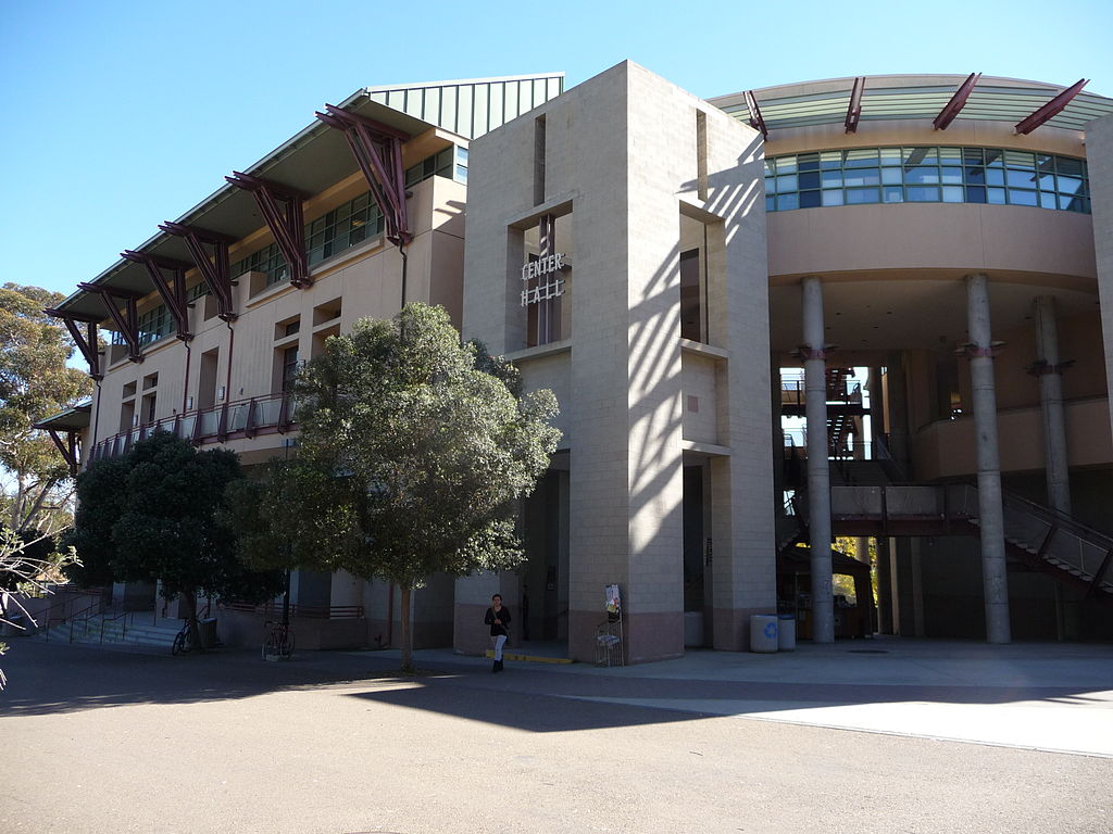 how to get into ucsd; collegeadvisor.com image: a photo of center hall at ucsd