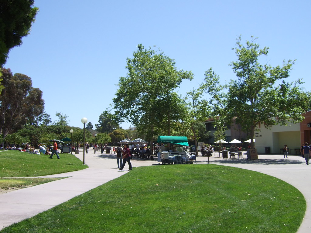 how to get into uc santa barbara; collegeadvisor.com image: a photo of ucsb student center lawn