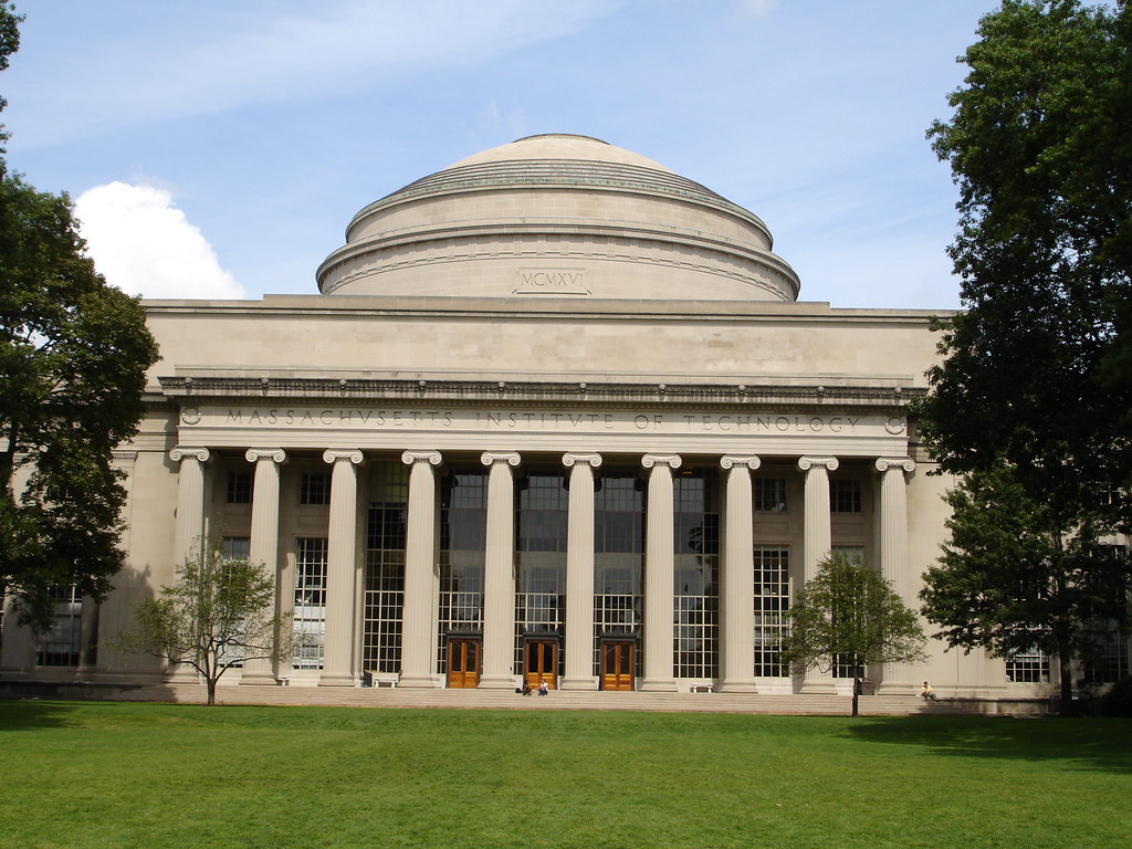 best universities for business - MIT