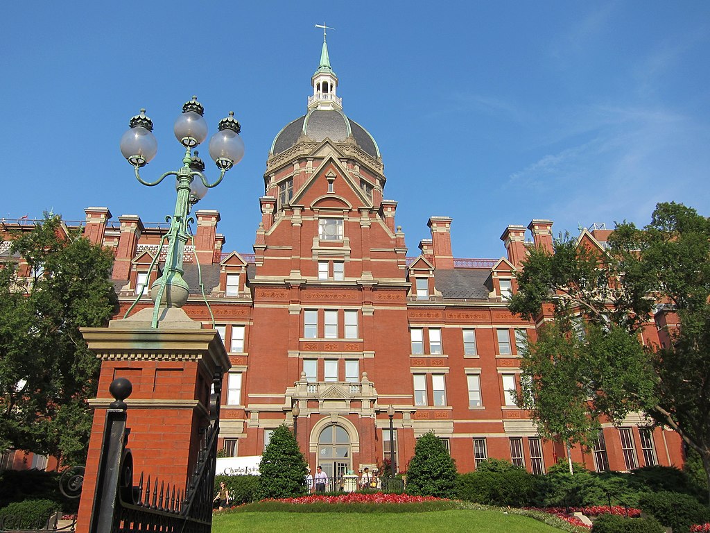 johns hopkins university admissions essay