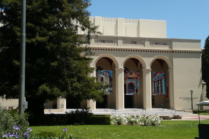 pomona supplemental essays