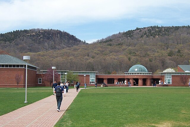colleges with rolling admissions